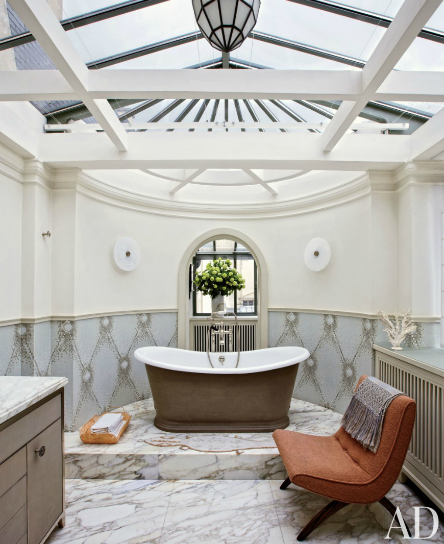 5 Wonderful Modern Sofas For Big, Glamorous Bathrooms