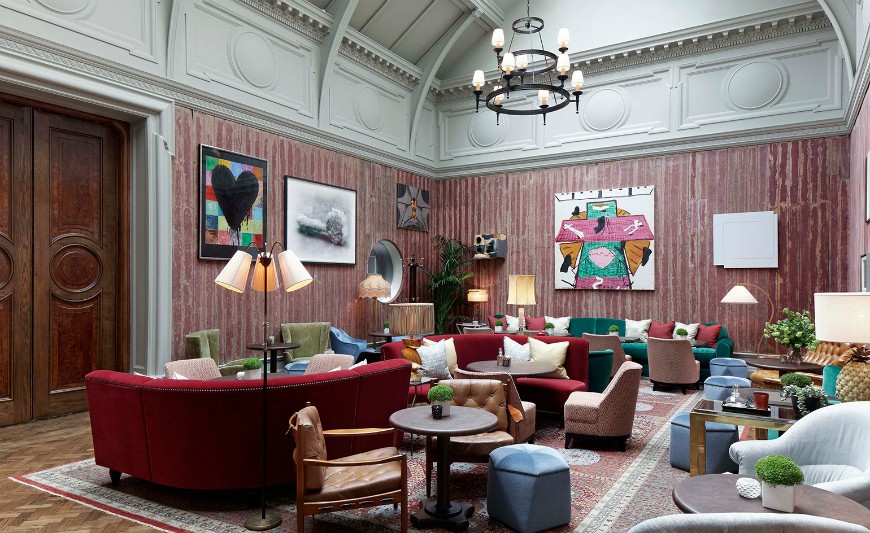 Smashing Modern Sofas In Restaurant Interiors That You Will Covet