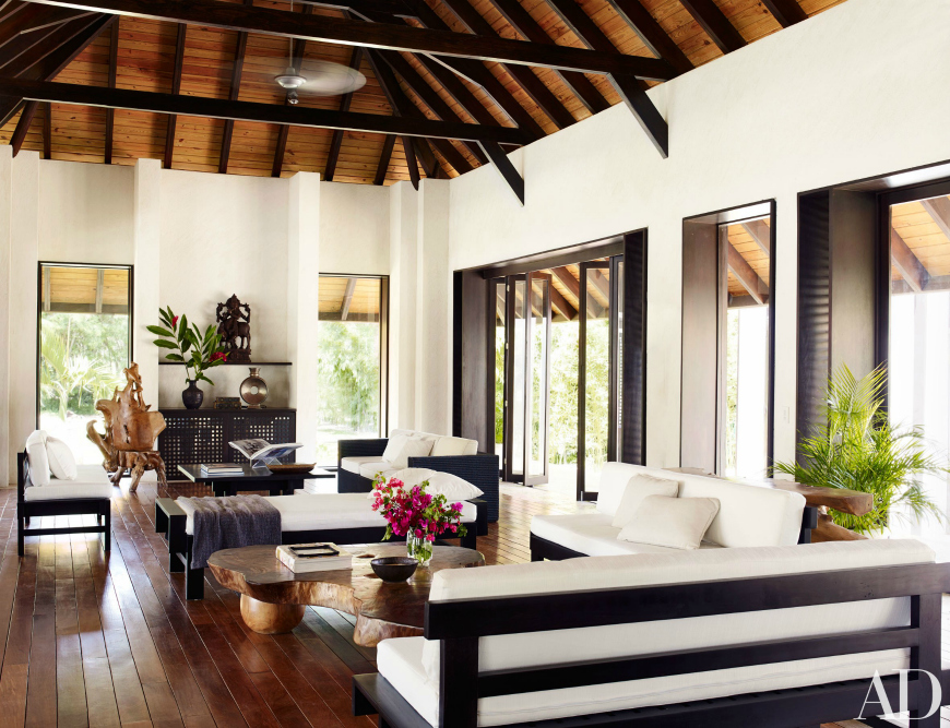 10 Luxurious Modern Sofas In Incredible Beach Houses