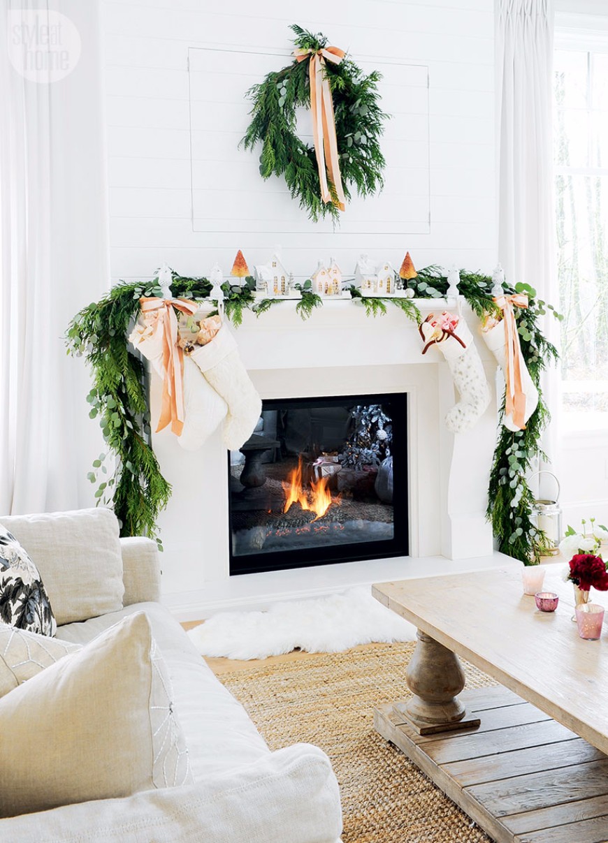 10 Christmas Decorating Ideas For A Wonderful Living Room Furniture Set