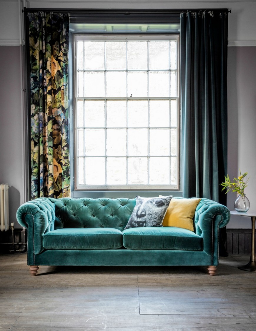 Moody green sofas on the top of the 2018 design trends