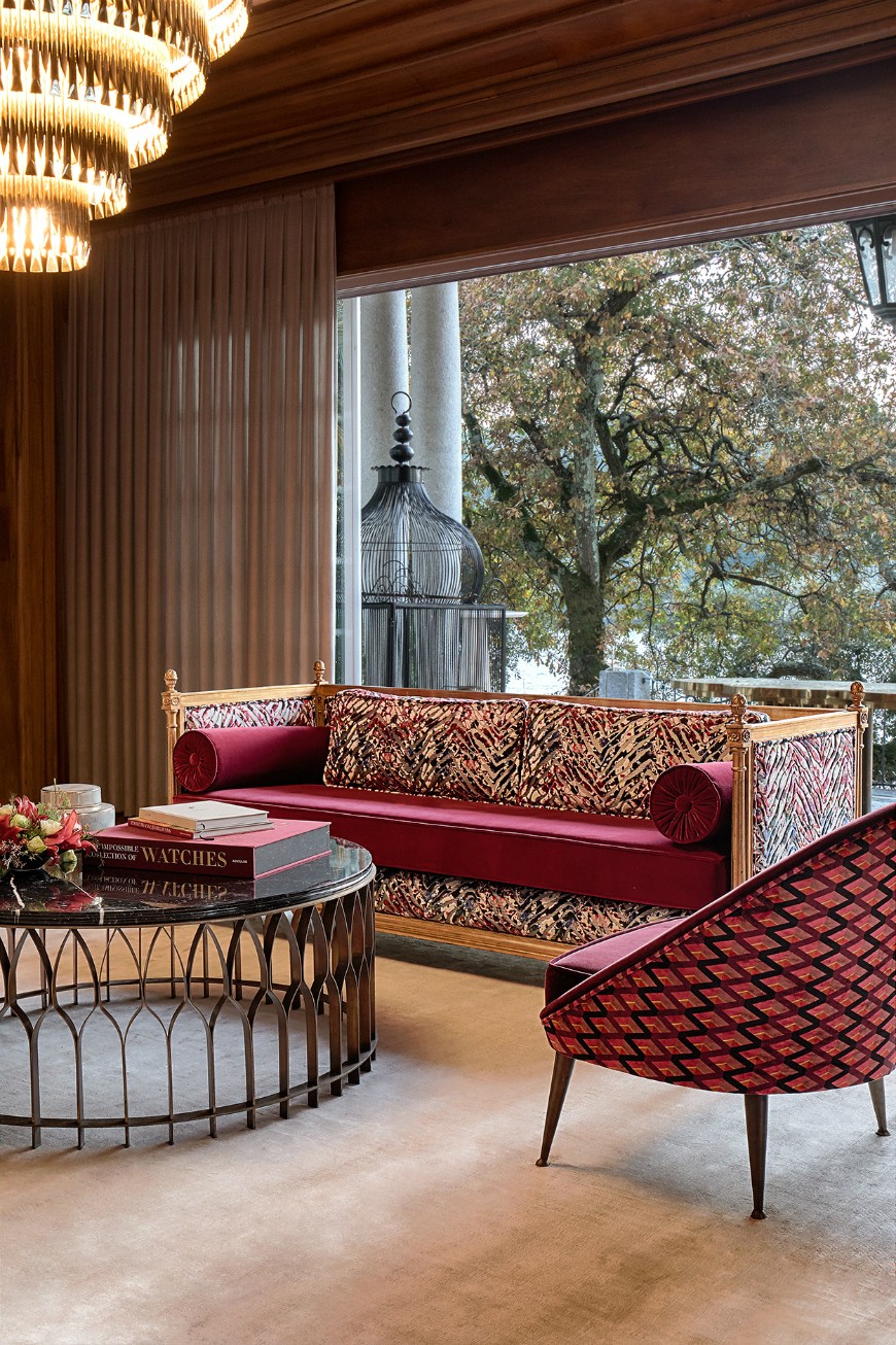 Top 7 Modern Sofas for Your Holiday Apartment Design