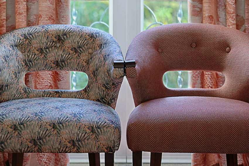 Pantone’s Color Living Coral for Modern Sofas