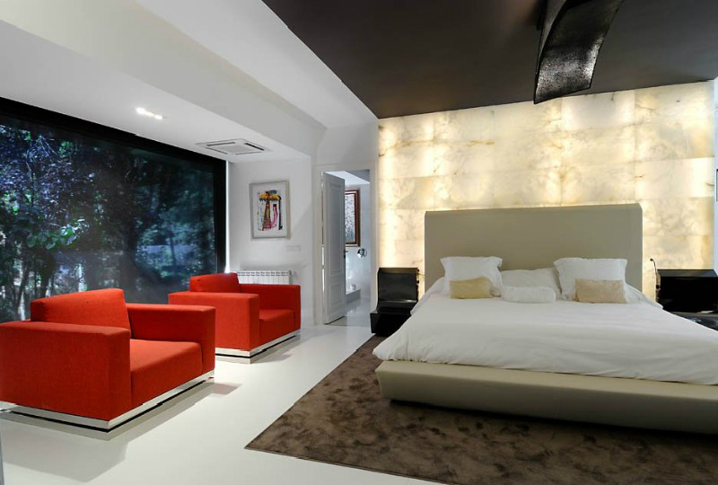 Top 15 - Master Bedrooms Enhanced with Sofas